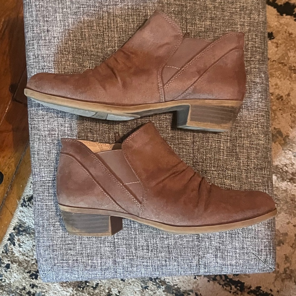 LifeStride Velocity 2.0 Aurora Boots size 8